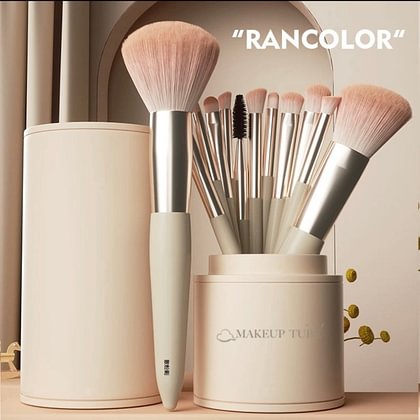 Makeup brush